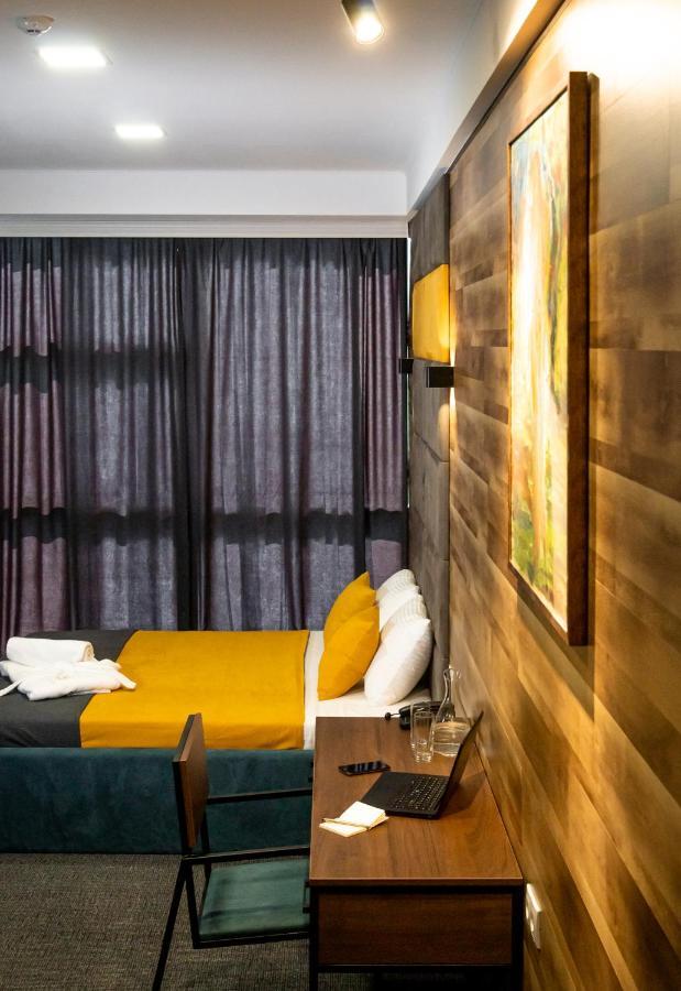 Bg Palace Hotel Тбилиси Екстериор снимка