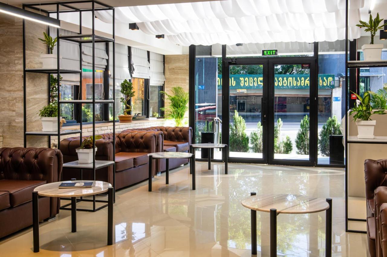 Bg Palace Hotel Тбилиси Екстериор снимка